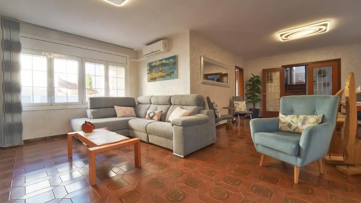 Seahomes Vacations - Villa Chill & Pool 200M Beach Pineda de Mar