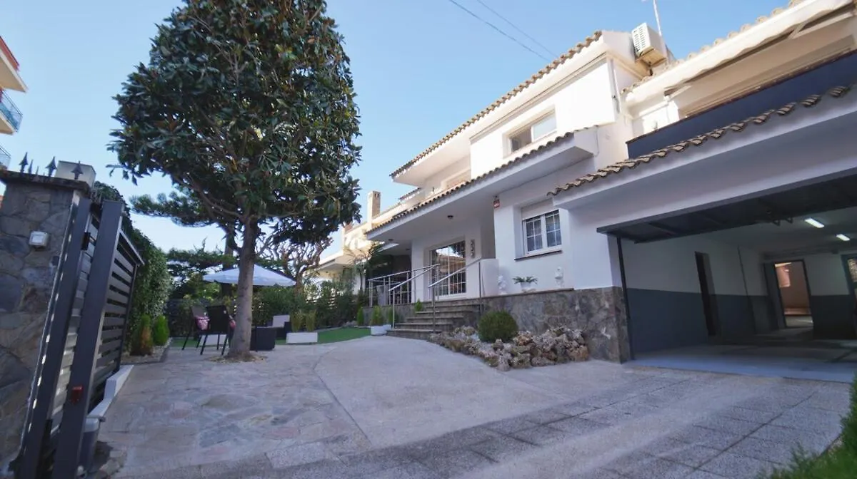Seahomes Vacations - Villa Chill & Pool 200M Beach Pineda de Mar