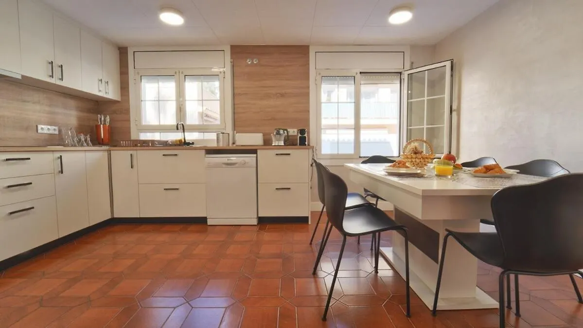 Seahomes Vacations - Villa Chill & Pool 200M Beach Pineda de Mar