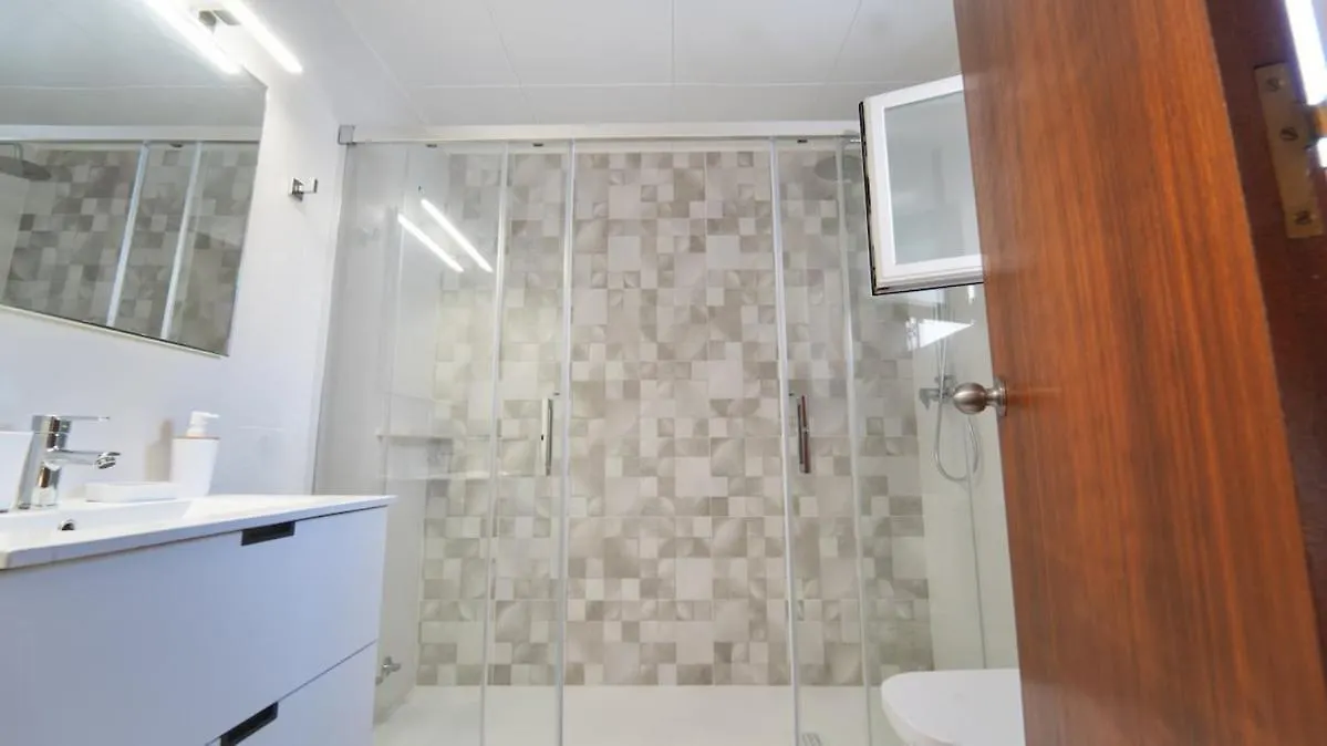 Seahomes Vacations - Villa Chill & Pool 200M Beach Pineda de Mar 0*,