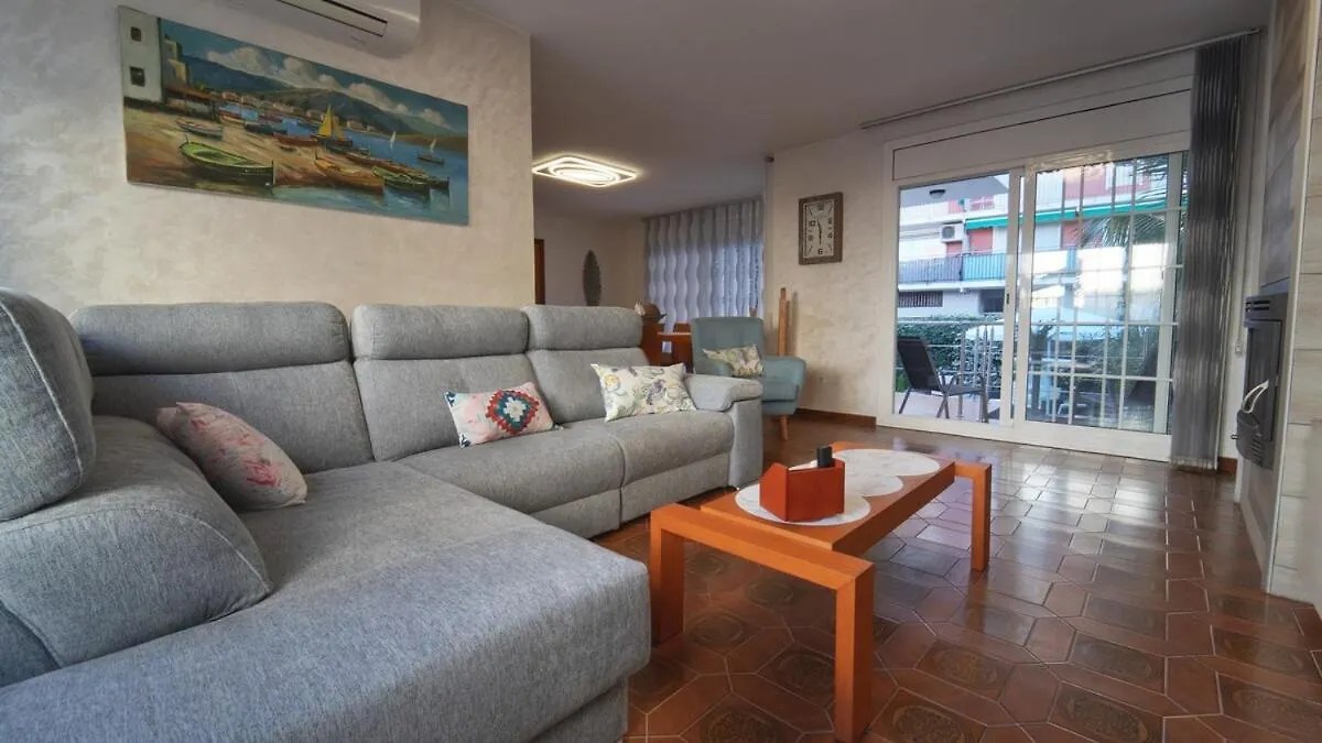 Seahomes Vacations - Villa Chill & Pool 200M Beach Pineda de Mar Spain