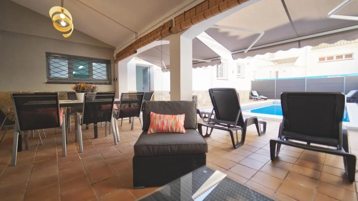Seahomes Vacations - Villa Chill & Pool 200M Beach Pineda de Mar