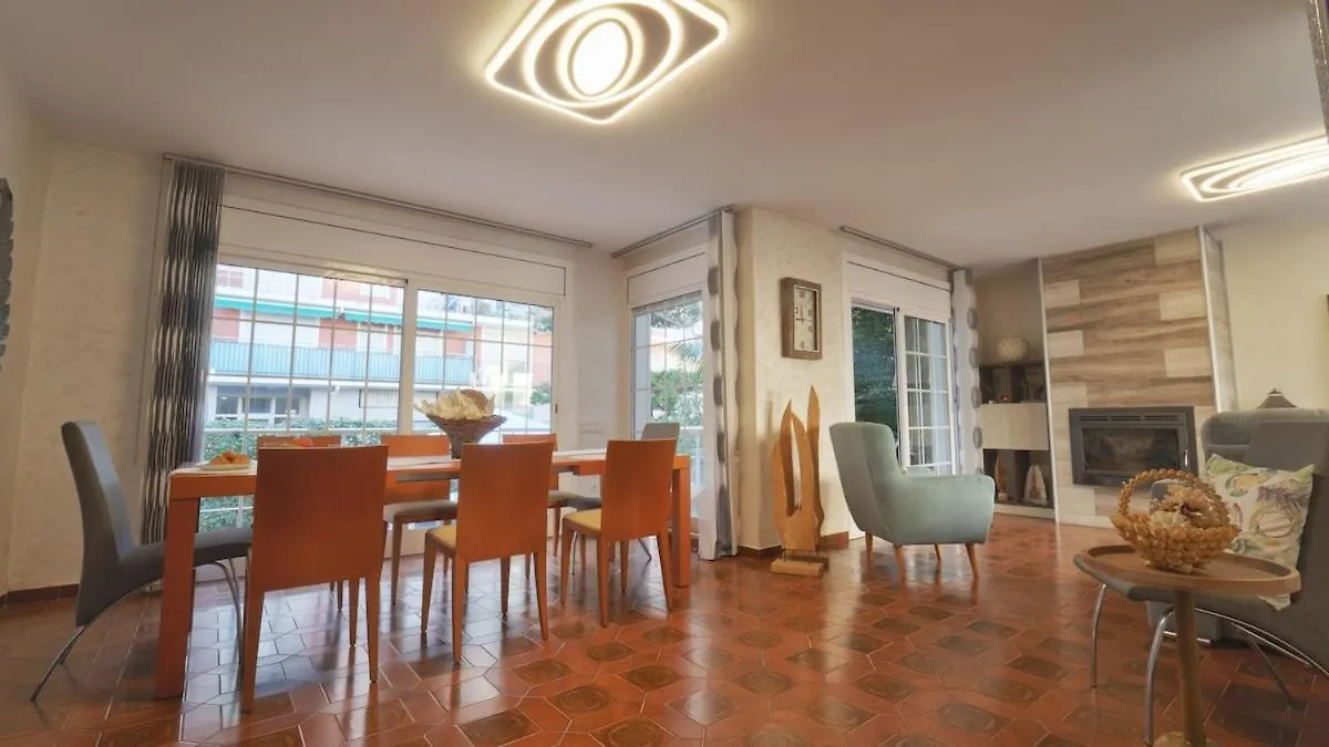 Seahomes Vacations - Villa Chill & Pool 200M Beach Pineda de Mar