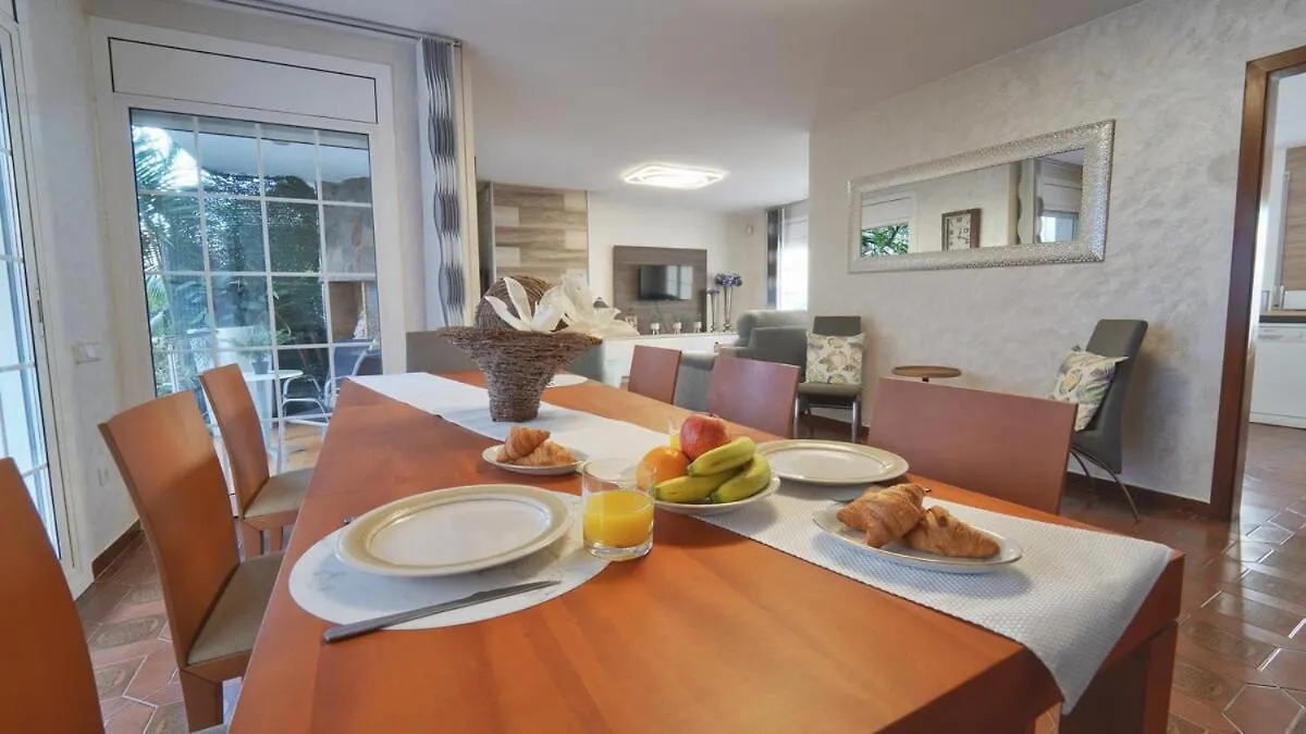 Seahomes Vacations - Villa Chill & Pool 200M Beach Pineda de Mar Spain