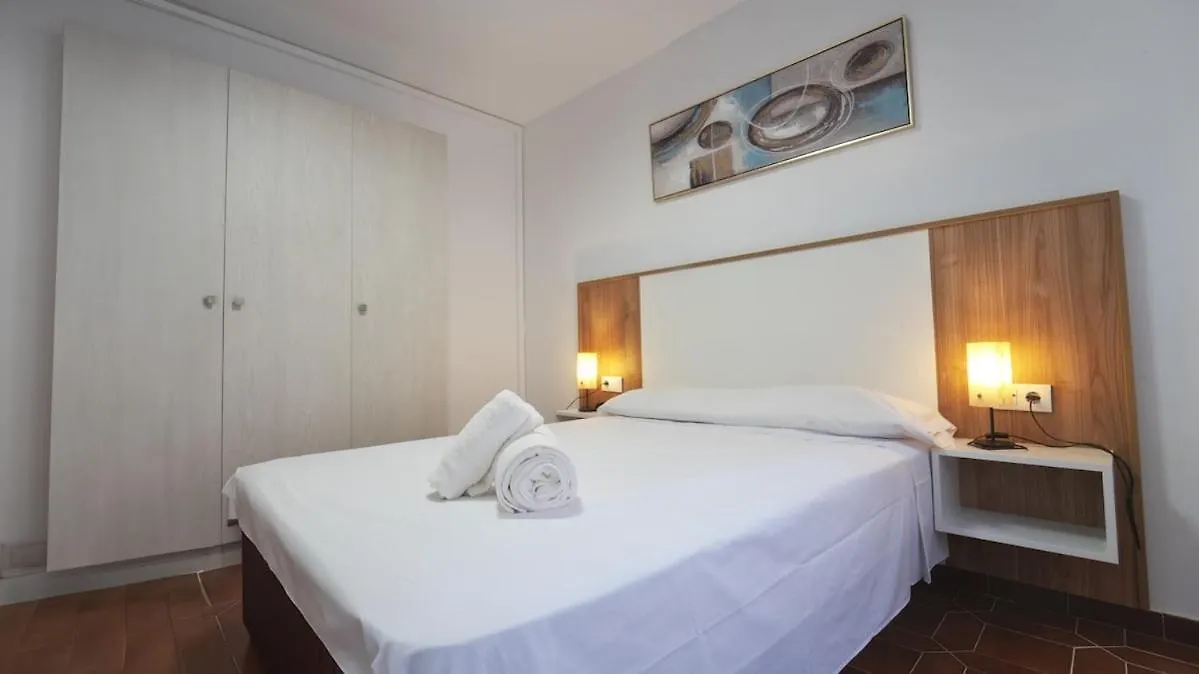 Seahomes Vacations - Villa Chill & Pool 200M Beach Pineda de Mar Spain