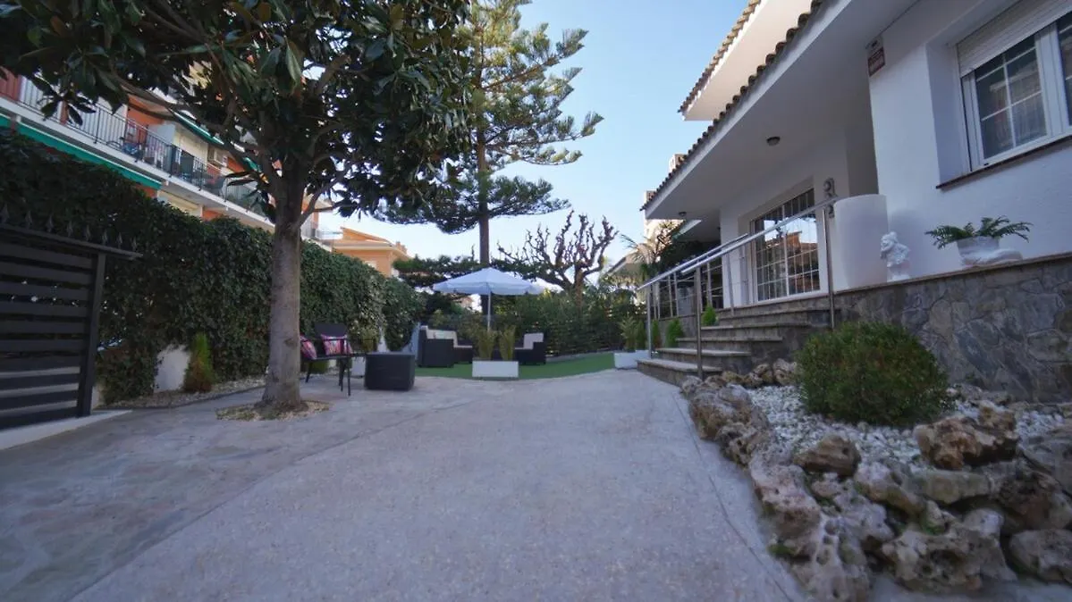 Seahomes Vacations - Villa Chill & Pool 200M Beach Pineda de Mar